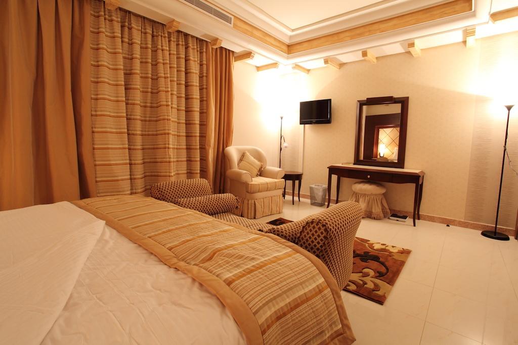 Lavande Suites Yanbu Habitación foto