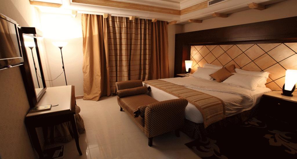 Lavande Suites Yanbu Habitación foto